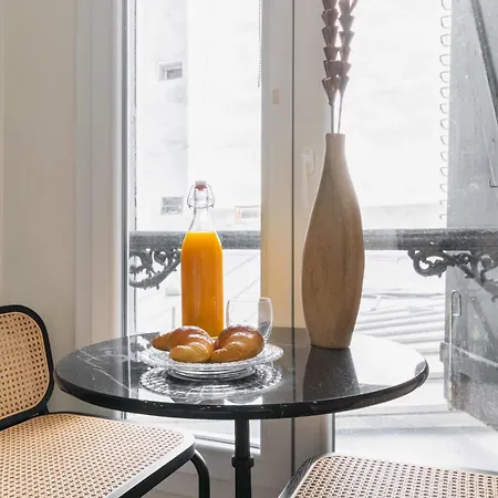 Elegant Voltaire- 11 - 2p *